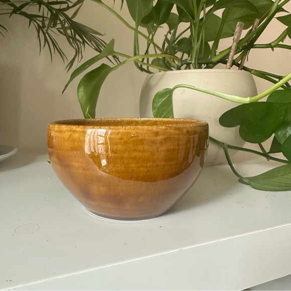 Gold Ceramic Bowl - Picture 3 of 4